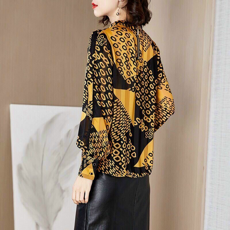Áo Họa Tiết Vàng Cổ khoet - SM60